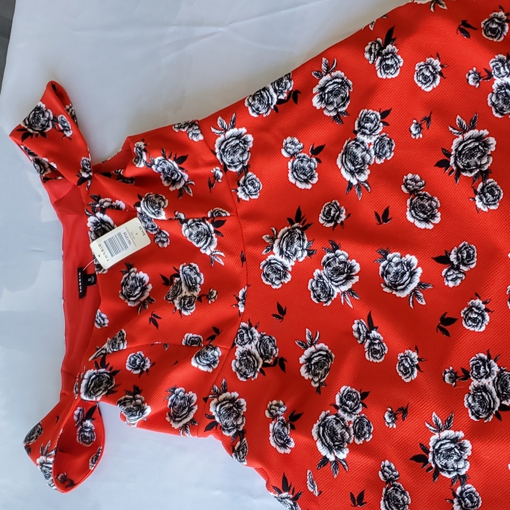 Torrid size 0 red floral skater dress